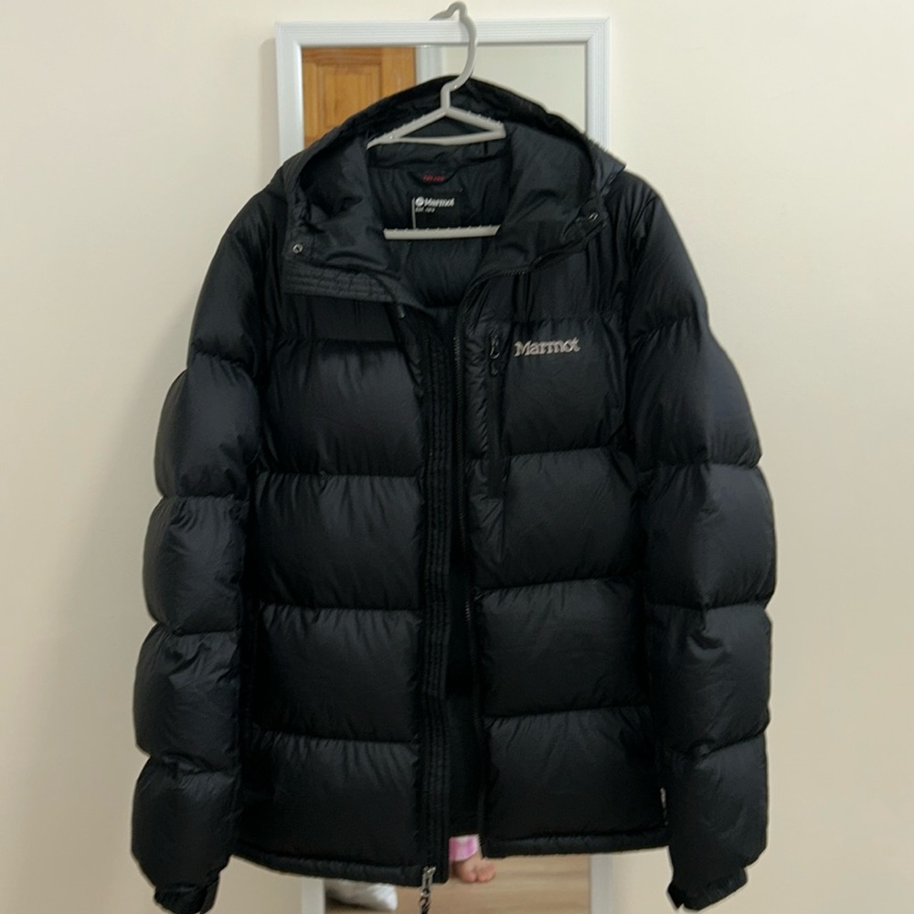 Winter Jacket/ size M/ Marmot/ Good Condition